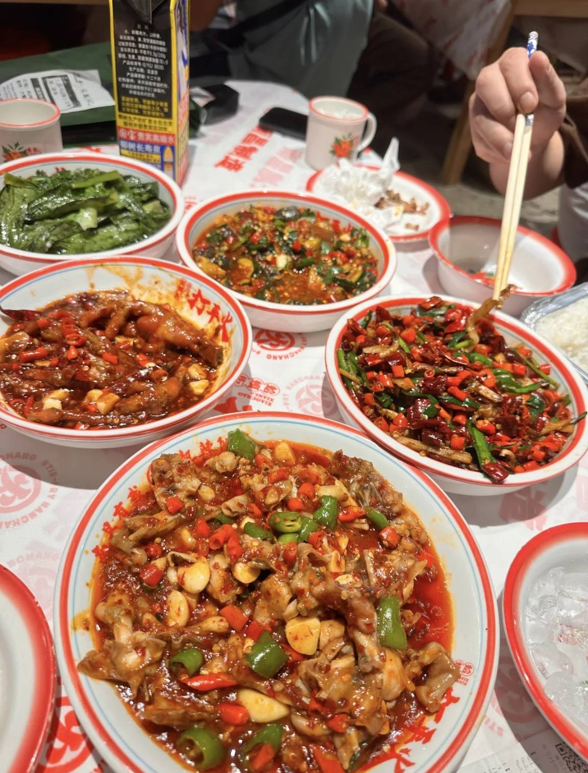 关于江西菜的10个冷知识，如江西菜中最辣的菜肴之一是辣椒炒肉，辣味十足