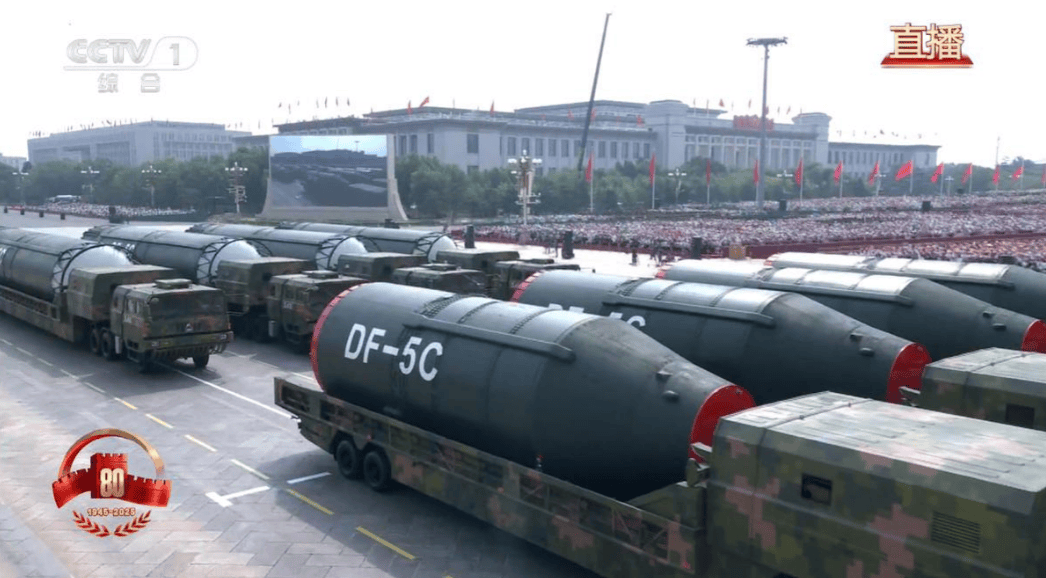 九三阅兵结束，解放军用东风核导弹，向全世界发出了“战略宣告”！