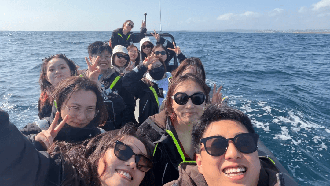 新闻早点｜全世界都知道中国人放假了！