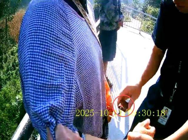 100斤玉米上秤秒变60斤？贵州一村民遭“鬼秤”骗粮！民警出手，5人被拘