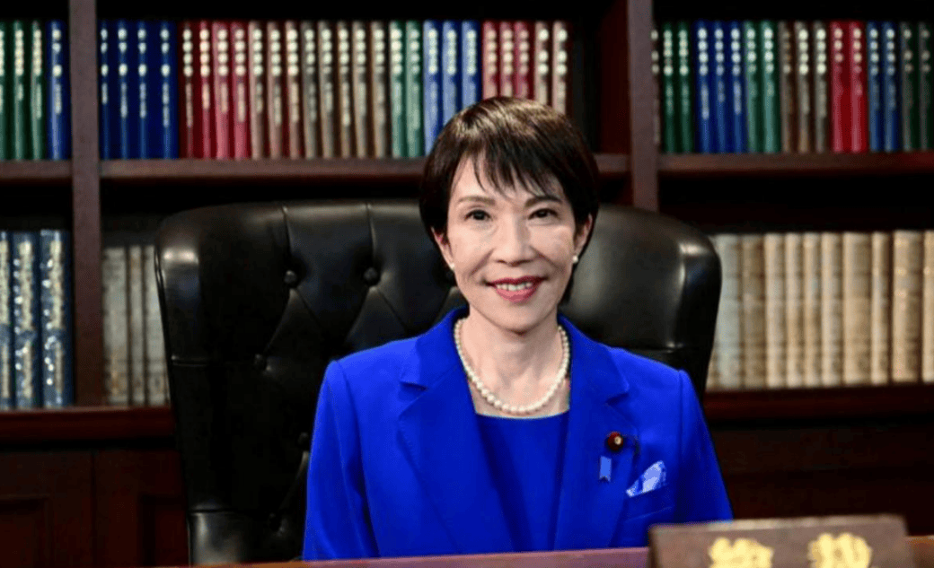 日本最新武器亮相，剑指福建舰，中方红线划明，三航母蓄势待发