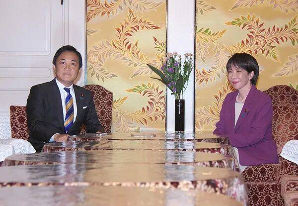 高市早苗，又行了？