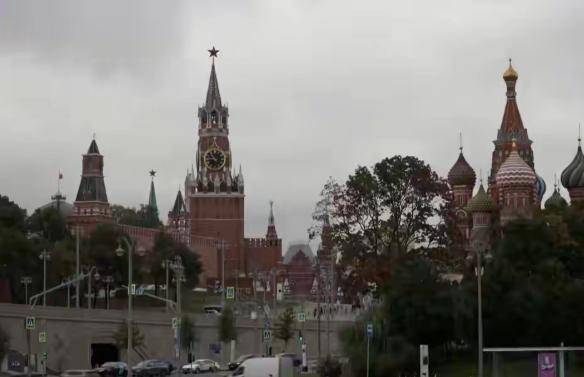 特朗普取消会晤转向制裁，普京不忍了，用洲际导弹发出最强警告