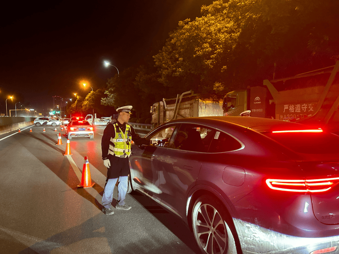郑州交警通报:豫ACT8663、豫VF71T6......“五一”假期落网!